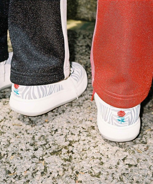 jouetie（ジュエティ）の「PUMA SUEDE MAYU WNS JOUETIE / プーマ スウェード マユ ウィメンズ ジュエティ【SP】（スニーカー・レディース・ホワイト・24.0cm/24.5cm/23.5cm/25.0cm/23.0cm）」の4枚目の写真