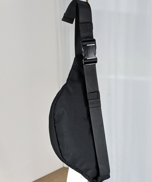 Lee(リー)の「Lee/リー ナイロン ロゴ入り ウエストバッグ(ボディバッグ/ウエストポーチ・メンズ・ブラック/カーキ・FREE)」の7枚目の写真