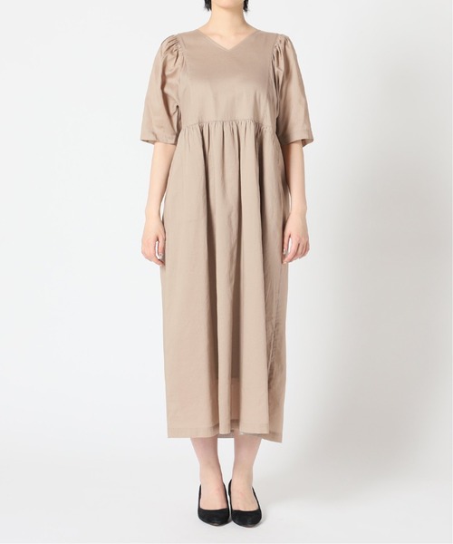 SLOBE IENA（スローブイエナ）の「ギャザースリーブリラックスワンピース【手洗い可能】◆（ワンピース・レディース・ベージュ/ブルー系その他/グレー/レッド・38/36）」の9枚目の写真