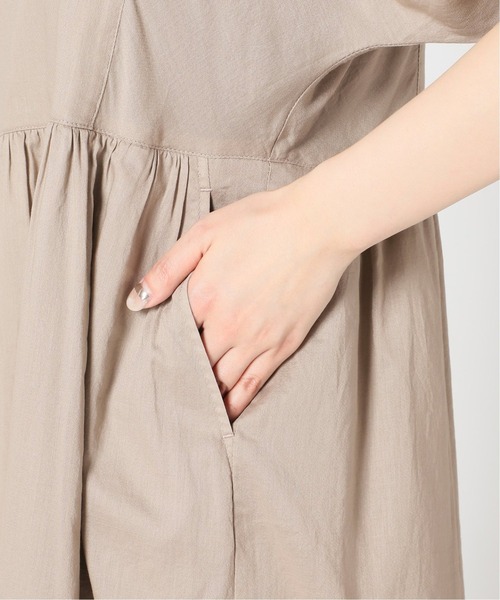 SLOBE IENA（スローブイエナ）の「ギャザースリーブリラックスワンピース【手洗い可能】◆（ワンピース・レディース・ベージュ/ブルー系その他/グレー/レッド・38/36）」の18枚目の写真