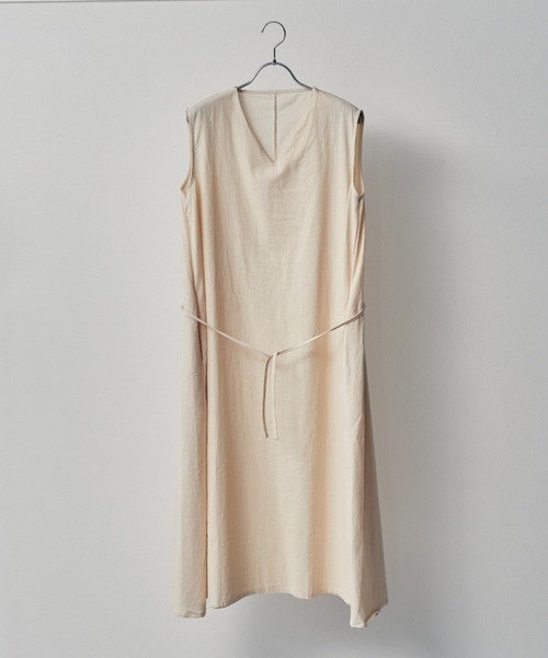 ECRIRE（エクリール）の「ノースリーブフレアOP（ワンピース・レディース・ブラック/ブラウン/オフホワイト・フリー）」の16枚目の写真