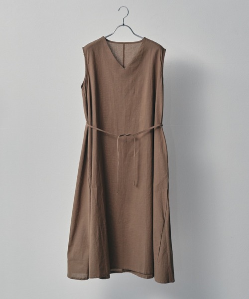 ECRIRE（エクリール）の「ノースリーブフレアOP（ワンピース・レディース・ブラック/ブラウン/オフホワイト・フリー）」の19枚目の写真