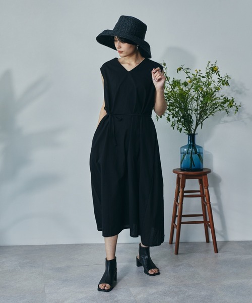 ECRIRE（エクリール）の「ノースリーブフレアOP（ワンピース・レディース・ブラック/ブラウン/オフホワイト・フリー）」の5枚目の写真