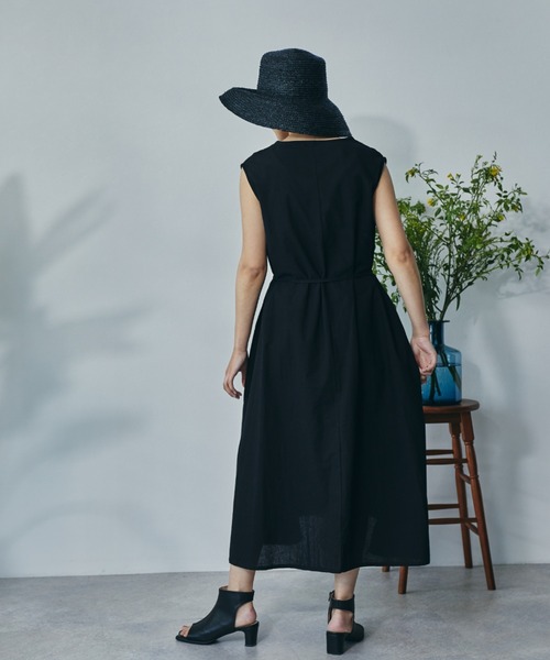 ECRIRE（エクリール）の「ノースリーブフレアOP（ワンピース・レディース・ブラック/ブラウン/オフホワイト・フリー）」の7枚目の写真