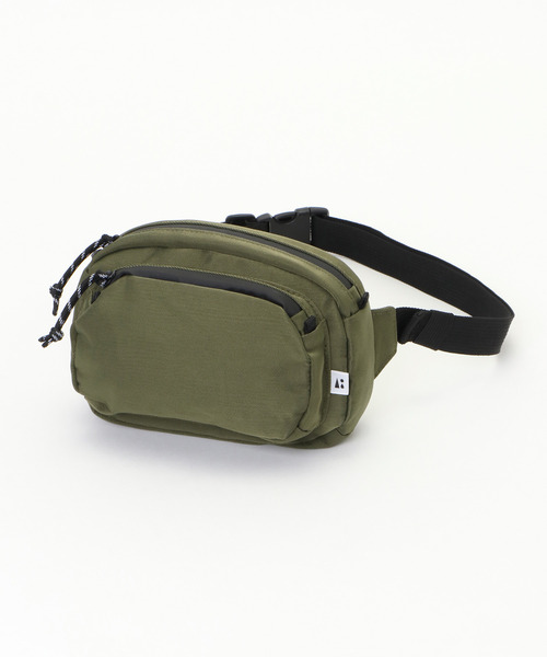 LBC(エルビーシー)の「撥水ボディバッグS(ボディバッグ/ウエストポーチ・レディース・ブラック/オリーブ/ベージュ・FREE)」の1枚目の写真