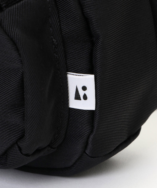 LBC(エルビーシー)の「撥水ボディバッグS(ボディバッグ/ウエストポーチ・レディース・ブラック/オリーブ/ベージュ・FREE)」の5枚目の写真