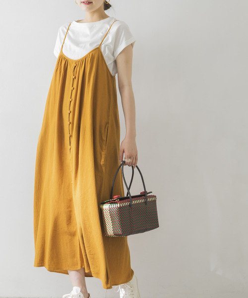 URBAN RESEARCH（アーバンリサーチ）の「楊柳釦デザインキャミソールワンピース（ワンピース・レディース・オレンジ/ブラック/アイボリー・FREE）」の13枚目の写真