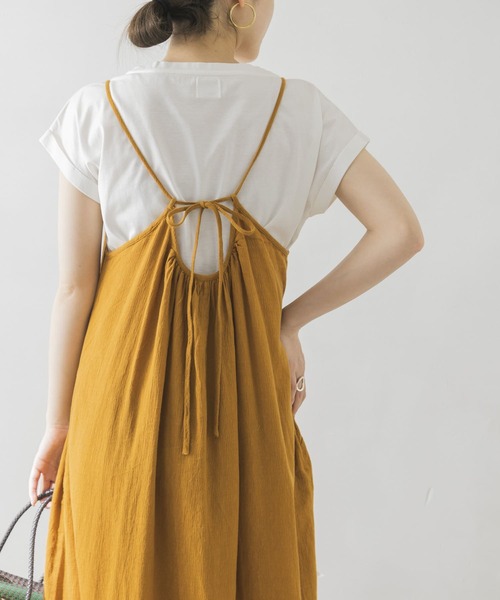 URBAN RESEARCH（アーバンリサーチ）の「楊柳釦デザインキャミソールワンピース（ワンピース・レディース・オレンジ/ブラック/アイボリー・FREE）」の16枚目の写真