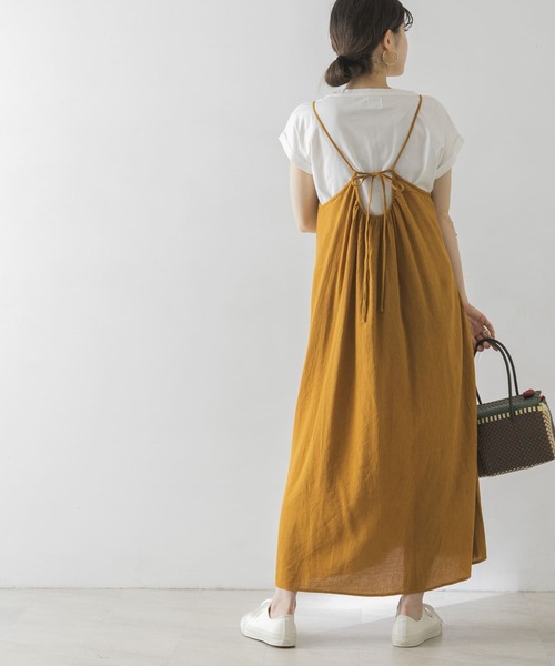 URBAN RESEARCH（アーバンリサーチ）の「楊柳釦デザインキャミソールワンピース（ワンピース・レディース・オレンジ/ブラック/アイボリー・FREE）」の17枚目の写真