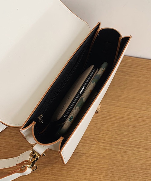 florist（フローリスト）の「【2WAY】バックル付きかまぼこ型ミニショルダーバッグ（ショルダーバッグ・レディース・ホワイト/ブラック/イエロー/グリーン・FREE）」の13枚目の写真