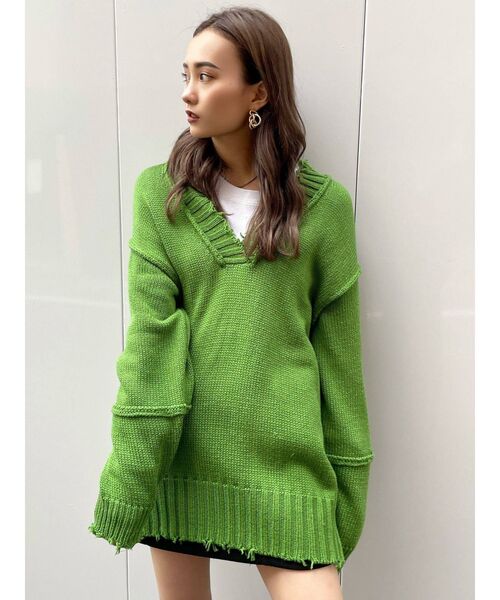 EMODA(エモダ)の「ディープVネッククラッシュニット(ニット/セーター・レディース・アイボリー/グレー/ブラック/グリーン・FREE)」の6枚目の写真