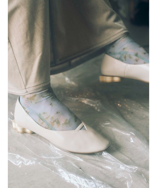 merry jenny（メリージェニー）の「woodフラワーヒールshoes（パンプス・レディース・アイボリー/ブラック/イエロー/ライトブルー・MEDIUM/LARGE）」の14枚目の写真