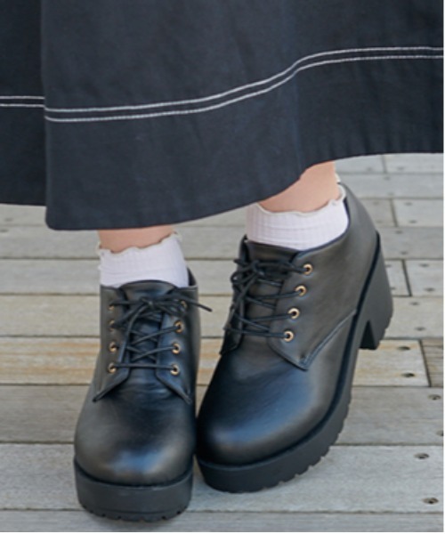 OLIVE des OLIVE（オリーブデオリーブ）の「タンク底レースアップシューズ（ブーツ・レディース・ブラック/ダークブラウン・SMALL/MEDIUM/LARGE）」の22枚目の写真