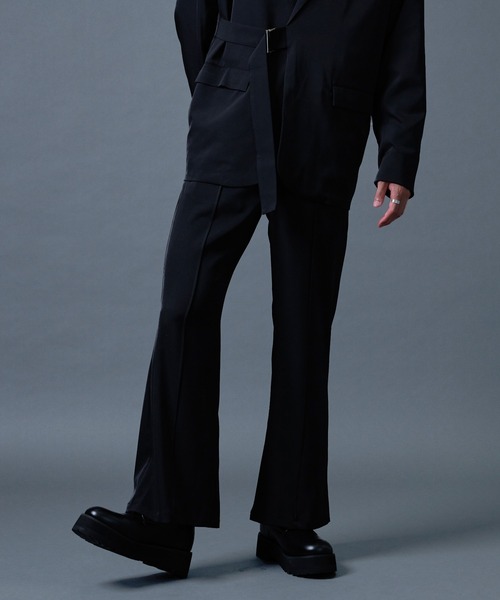 Ellno Loset(エルノロゼット)の「センターシームフレアパンツ(スラックス・メンズ・ライトグレー/ブラック/ダークパープル/ブルー・MEDIUM/LARGE)」の2枚目の写真