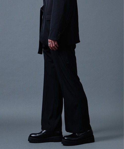 Ellno Loset(エルノロゼット)の「センターシームフレアパンツ(スラックス・メンズ・ライトグレー/ブラック/ダークパープル/ブルー・MEDIUM/LARGE)」の6枚目の写真