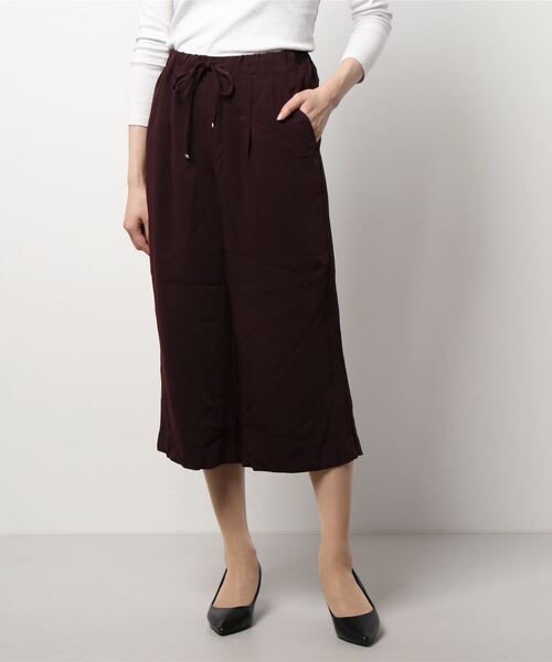BELLUNA PLUS(ベルーナ)の「ダブルクロスドロスト使いワイドパンツ 股下52cm(その他パンツ・レディース・ブラック/ボルドー/キャメル/モスグリーン・SMALL/MEDIUM/LARGE/X-LARGE)」の1枚目の写真