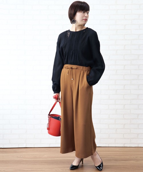 BELLUNA PLUS(ベルーナ)の「ダブルクロスドロスト使いワイドパンツ 股下52cm(その他パンツ・レディース・ブラック/ボルドー/キャメル/モスグリーン・SMALL/MEDIUM/LARGE/X-LARGE)」の11枚目の写真