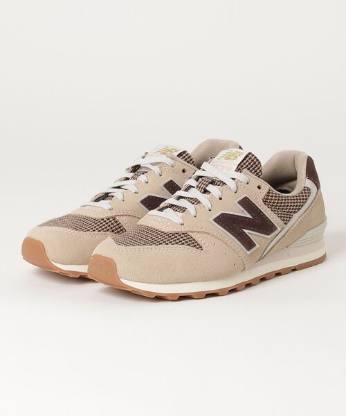 NEW BALANCE（ニューバランス）の「WL996（スニーカー・レディース・ベージュ系/ブラック・22.5cm/24.0cm/24.5cm/22.0cm/23.0cm/23.5cm/25.5cm/25.0cm）」の2枚目の写真