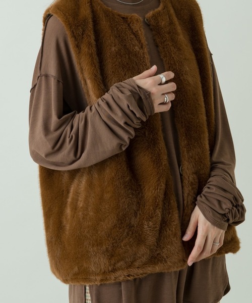 Kastane（カスタネ）の「袖シャーリングシアーロンT（Tシャツ/カットソー・レディース・アイボリー/ブラック/ブラウン・FREE）」の3枚目の写真