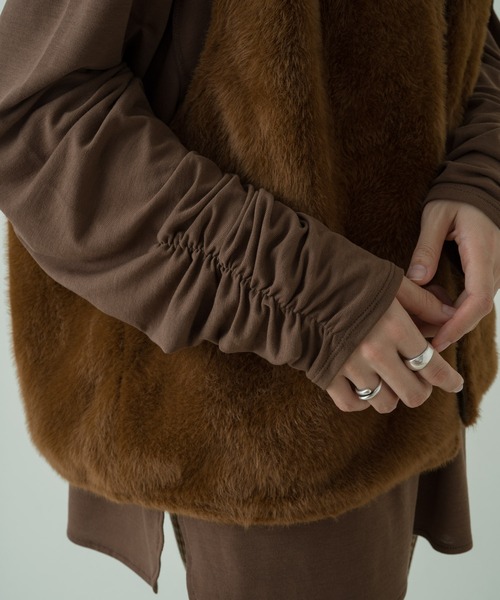 Kastane（カスタネ）の「袖シャーリングシアーロンT（Tシャツ/カットソー・レディース・アイボリー/ブラック/ブラウン・FREE）」の22枚目の写真