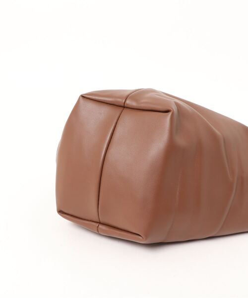 ammy.（エイミードット）の「【 ammy. / エイミードット 】 サイド ツイスト 舟形 バッグ（ハンドバッグ・レディース・ブラック/ブラウン/ホワイト/ベージュ・FREE）」の10枚目の写真