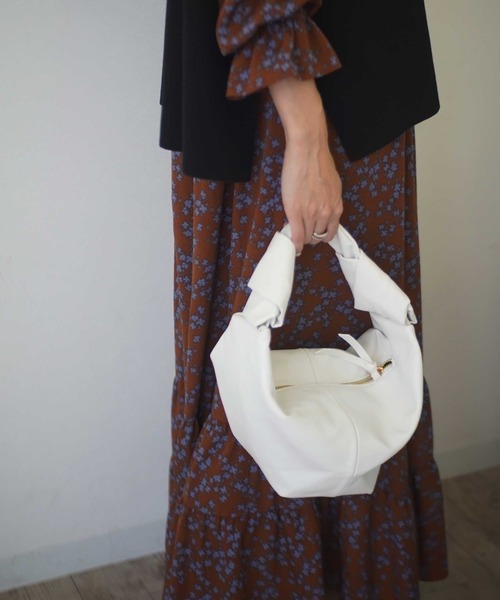 ammy.（エイミードット）の「【 ammy. / エイミードット 】 サイド ツイスト 舟形 バッグ（ハンドバッグ・レディース・ブラック/ブラウン/ホワイト/ベージュ・FREE）」の22枚目の写真