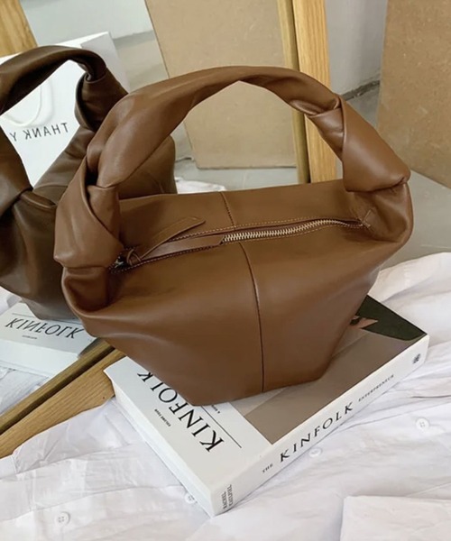 ammy.（エイミードット）の「【 ammy. / エイミードット 】 サイド ツイスト 舟形 バッグ（ハンドバッグ・レディース・ブラック/ブラウン/ホワイト/ベージュ・FREE）」の18枚目の写真