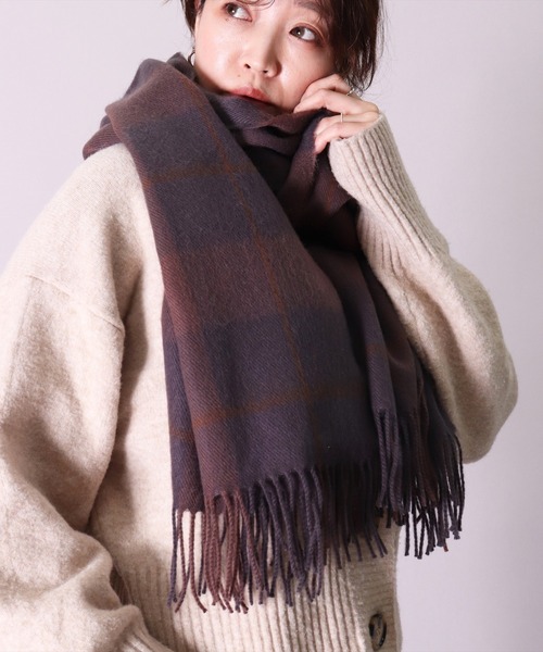 BAYBLO(ベイブロ)の「(CR)【ユニセックス】チェック ストール(ストール/ショール・レディース・ネイビー/チャコールグレー/アイボリー/ブルー/ワイン/ブラウン/ピンク/ラベンダー/グレイッシュブルー/グリーン/レッド/オフホワイト/ブラック/グレイッシュベージュ/ライトベージュ・FREE)」の1枚目の写真
