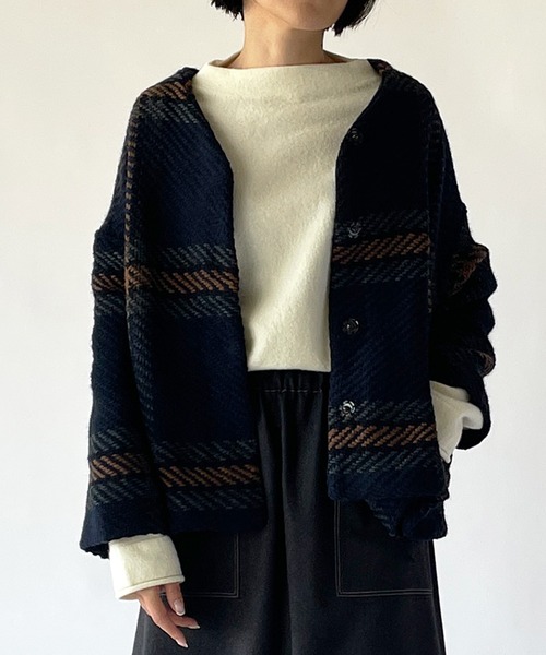 Morris & Sons（モリスアンドサンズ）の「【MORRIS & SONS】Vネックショートコート WOMEN（ノーカラージャケット・レディース・ブルー系その他5/ブルー系その他6・FREE）」の5枚目の写真