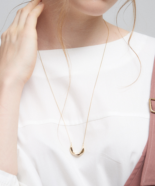 abahouse mavie（アバハウスマヴィ）の「メタルトップスライドアジャストネックレス（ネックレス・レディース・シルバー/ゴールド・フリー）」の2枚目の写真