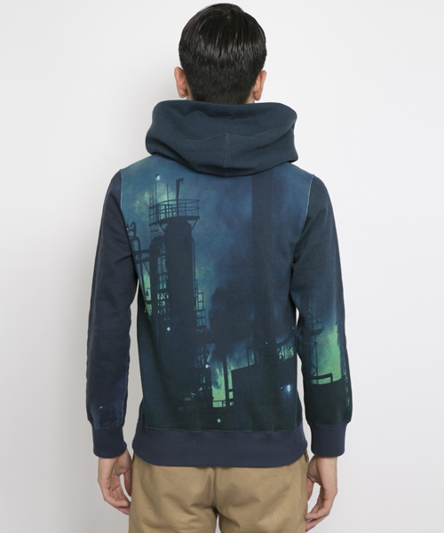 XLARGE（エクストララージ）の「INDUSTRIAL PRINT PULLOVER HOOD SWEAT（パーカー・メンズ・ブラック/ネイビー・SMALL/MEDIUM/X-LARGE/LARGE）」の3枚目の写真