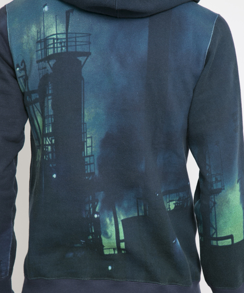 XLARGE（エクストララージ）の「INDUSTRIAL PRINT PULLOVER HOOD SWEAT（パーカー・メンズ・ブラック/ネイビー・SMALL/MEDIUM/X-LARGE/LARGE）」の7枚目の写真