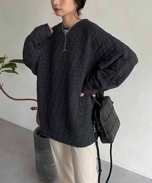 CAPRICIEUX LE'MAGE(カプリシューレマージュ)の「キルトプルオーバー(Tシャツ/カットソー・レディース・チャコールグレー/ライトベージュ・FREE)」の2枚目の写真