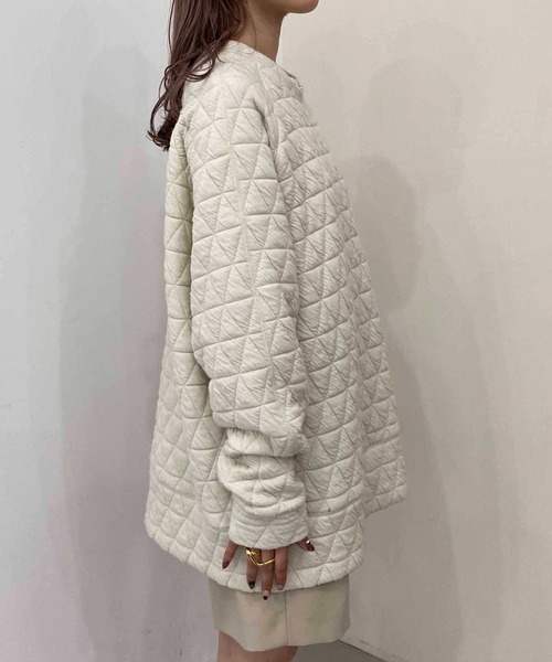 CAPRICIEUX LE'MAGE(カプリシューレマージュ)の「キルトプルオーバー(Tシャツ/カットソー・レディース・チャコールグレー/ライトベージュ・FREE)」の4枚目の写真