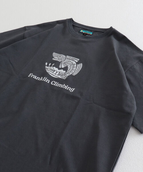 Franklin Climbing(フランクリンクライミング)の「【Franklin Climbing/フランクリンクライミング】エッセンシャルグラフィックTシャツ フィッシュ(Tシャツ/カットソー・メンズ・ホワイト/チャコールグレー/ターコイズブルー・MEDIUM/LARGE/X-LARGE)」の3枚目の写真
