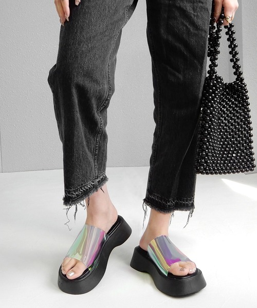 alala(アララ)の「フレアソールスライドスポサン ◇(サンダル・レディース・クリア/ブラック/アイボリー・LL/S/M/L)」の13枚目の写真