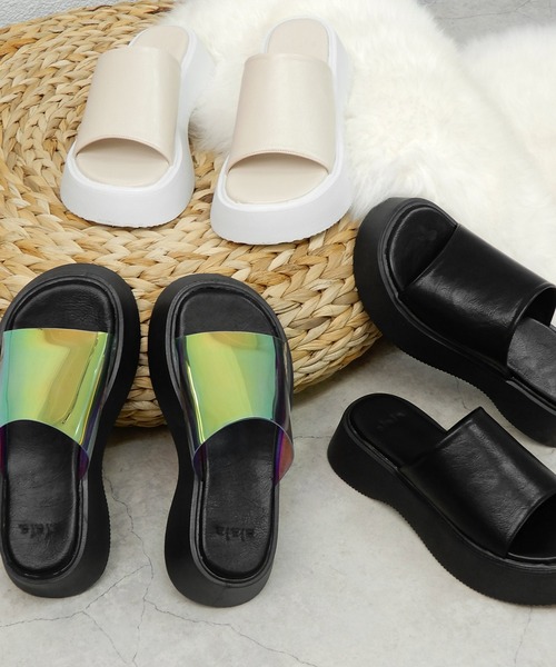 alala(アララ)の「フレアソールスライドスポサン ◇(サンダル・レディース・クリア/ブラック/アイボリー・LL/S/M/L)」の4枚目の写真