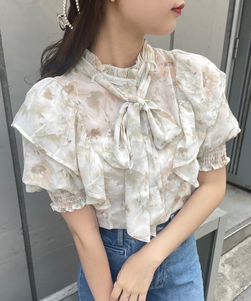 one after another NICE CLAUP（ワンアフターアナザーナイスクラップ）の「着回し広がる前後2WAYボウタイフリル（シャツ/ブラウス・レディース・ネイビー/オフホワイト/ホワイト系その他/オレンジ系・FREE）」の4枚目の写真