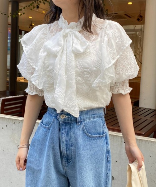 one after another NICE CLAUP（ワンアフターアナザーナイスクラップ）の「着回し広がる前後2WAYボウタイフリル（シャツ/ブラウス・レディース・ネイビー/オフホワイト/ホワイト系その他/オレンジ系・FREE）」の8枚目の写真