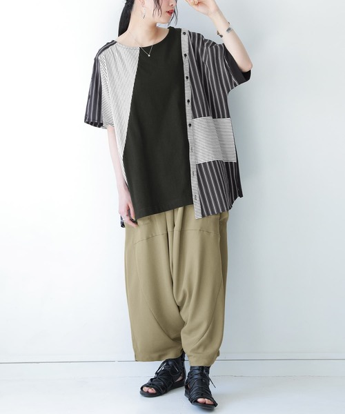 kOhAKU（コハク）の「『ストライプ柄切替ボタン開きアシメTシャツ』（Tシャツ/カットソー・レディース・ブラック・FREE）」の3枚目の写真