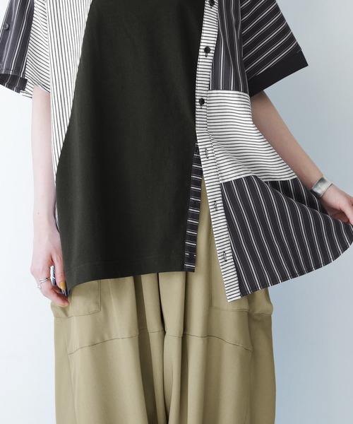kOhAKU（コハク）の「『ストライプ柄切替ボタン開きアシメTシャツ』（Tシャツ/カットソー・レディース・ブラック・FREE）」の9枚目の写真