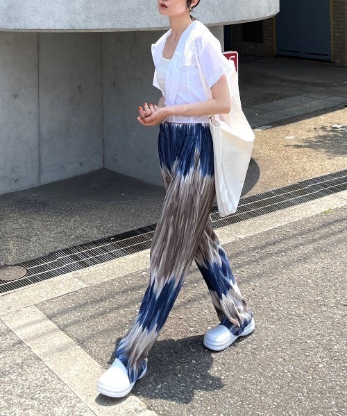 Chikashitsu +(チカシツプラス)の「【Chikashitsu +/チカシツプラス】pattern pleats pants/パターン プリーツ 柄 パンツ リラックス パンツ フレアパンツ(その他パンツ・メンズ・ブラック/ネイビー・ONE SIZE)」の5枚目の写真