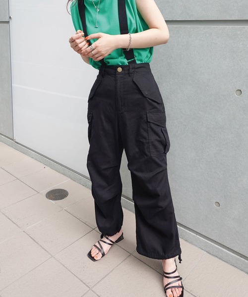 CORNERS（コーナーズ）の「サスペンダー付きカーゴパンツ（カーゴパンツ・レディース・ブラック/ベージュ/カーキ・M/L）」の4枚目の写真