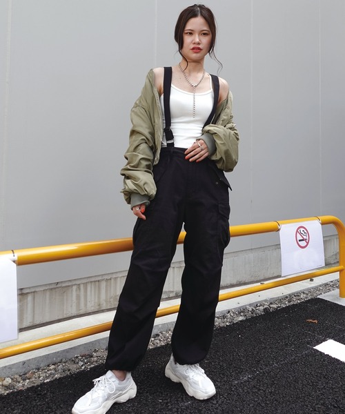 CORNERS（コーナーズ）の「サスペンダー付きカーゴパンツ（カーゴパンツ・レディース・ブラック/ベージュ/カーキ・M/L）」の11枚目の写真