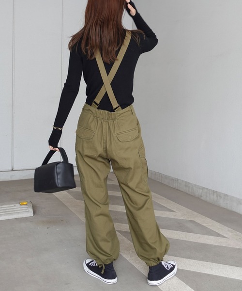 CORNERS（コーナーズ）の「サスペンダー付きカーゴパンツ（カーゴパンツ・レディース・ブラック/ベージュ/カーキ・M/L）」の17枚目の写真