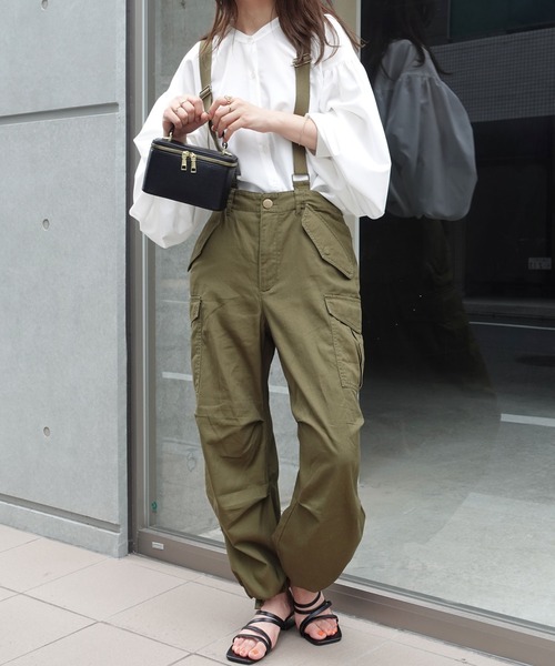 CORNERS（コーナーズ）の「サスペンダー付きカーゴパンツ（カーゴパンツ・レディース・ブラック/ベージュ/カーキ・M/L）」の21枚目の写真