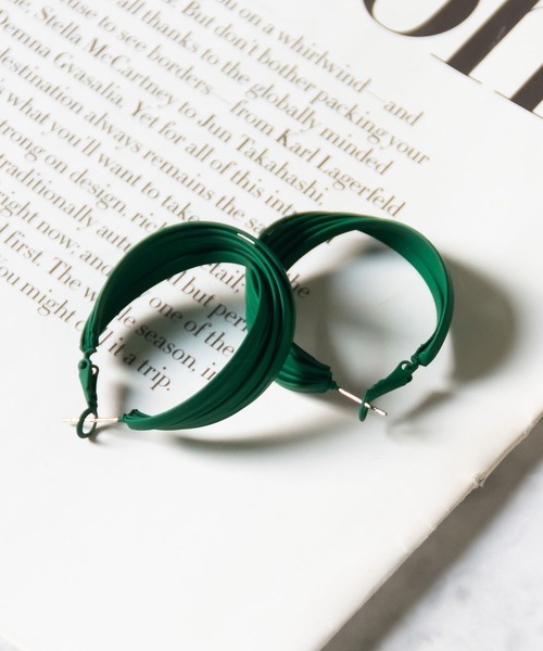 me+em select（ミームセレクト）の「【 ４color 】５連マットカラーフープピアス（ピアス（両耳用）・レディース・アイボリー/ブルー/ダークグリーン/ピンク・FREE）」の3枚目の写真