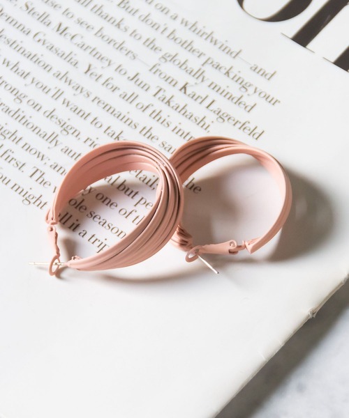 me+em select（ミームセレクト）の「【 ４color 】５連マットカラーフープピアス（ピアス（両耳用）・レディース・アイボリー/ブルー/ダークグリーン/ピンク・FREE）」の10枚目の写真