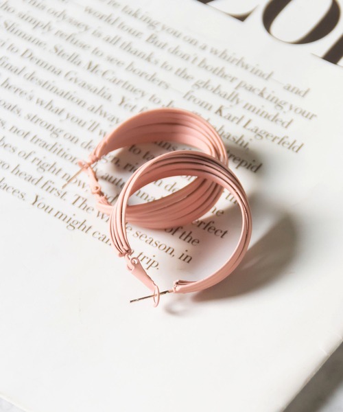 me+em select（ミームセレクト）の「【 ４color 】５連マットカラーフープピアス（ピアス（両耳用）・レディース・アイボリー/ブルー/ダークグリーン/ピンク・FREE）」の14枚目の写真