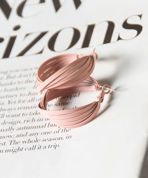 me+em select（ミームセレクト）の「【 ４color 】５連マットカラーフープピアス（ピアス（両耳用）・レディース・アイボリー/ブルー/ダークグリーン/ピンク・FREE）」の16枚目の写真